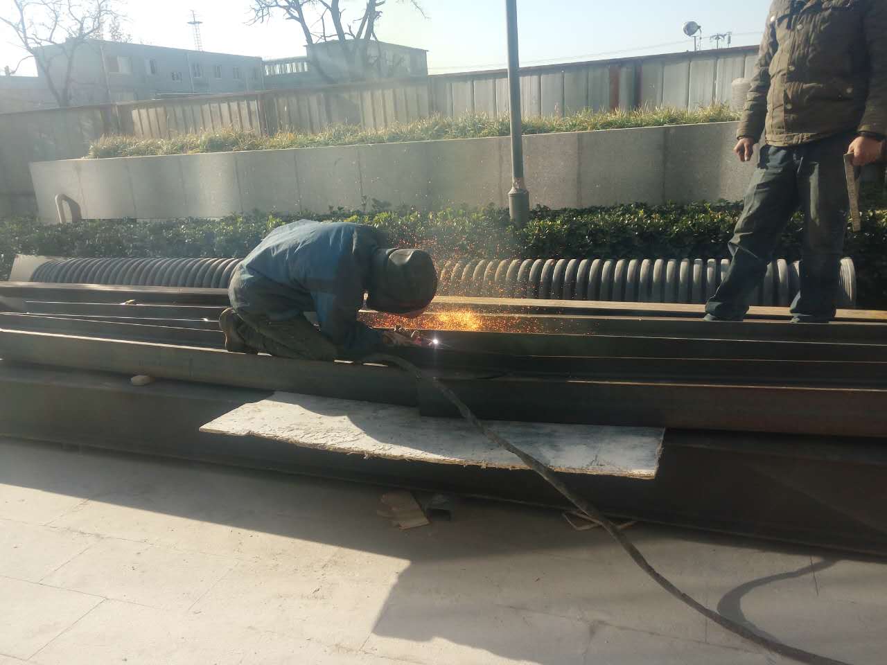 1561428311225132.jpg 3.钢材下料.JPG